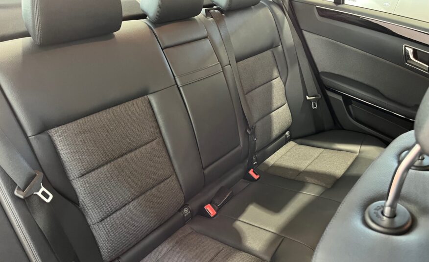 MERCEDES-BENZ E 220 CDI Advangarde