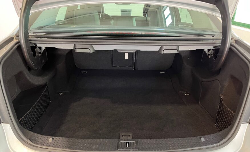 MERCEDES-BENZ E 220 CDI Advangarde