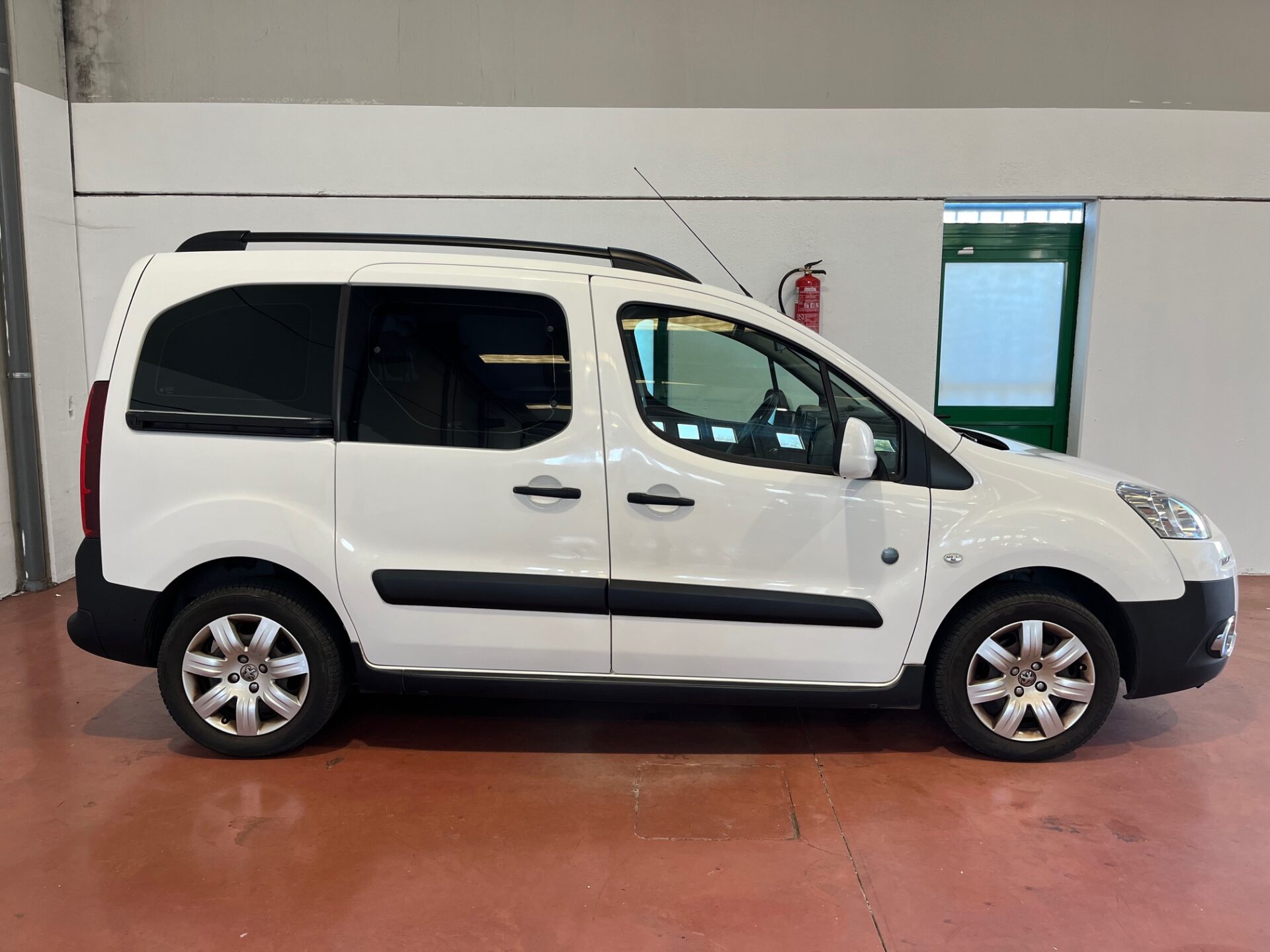 PEUGEOT PARTNER 1.6 e-HDI Tepee Outdoor