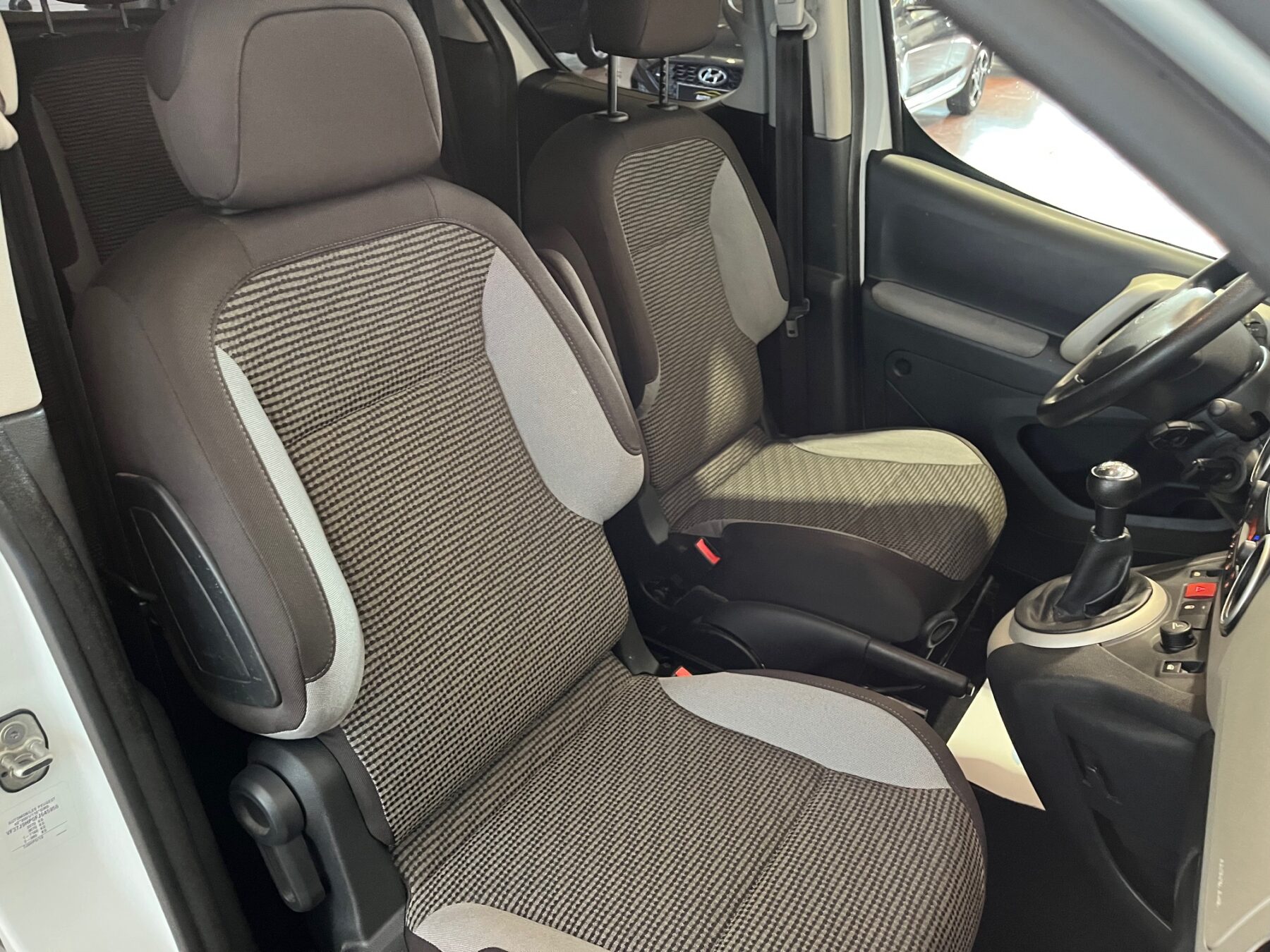 PEUGEOT PARTNER 1.6 e-HDI Tepee Outdoor