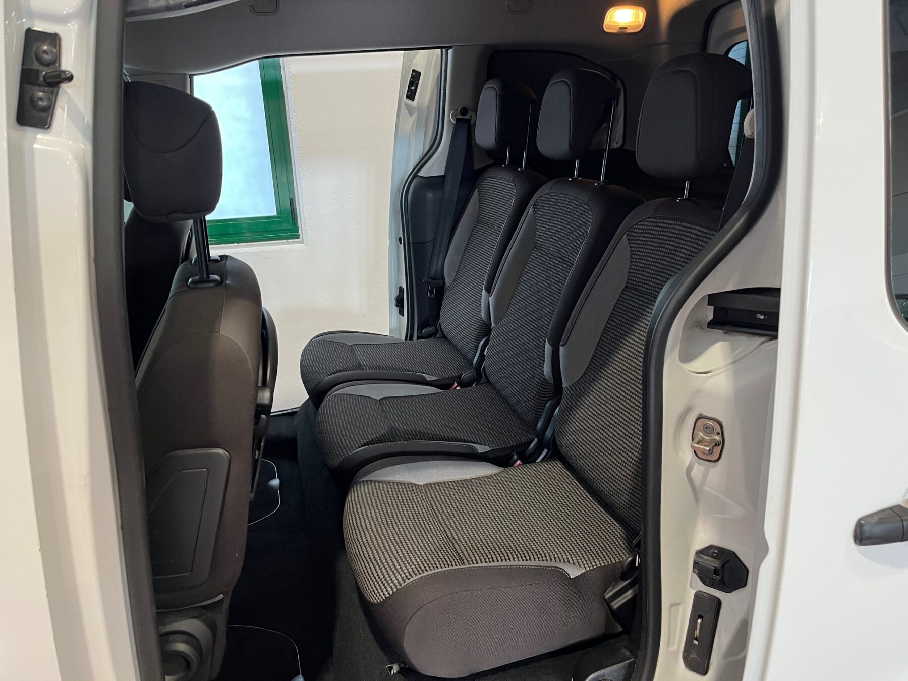 PEUGEOT PARTNER 1.6 e-HDI Tepee Outdoor