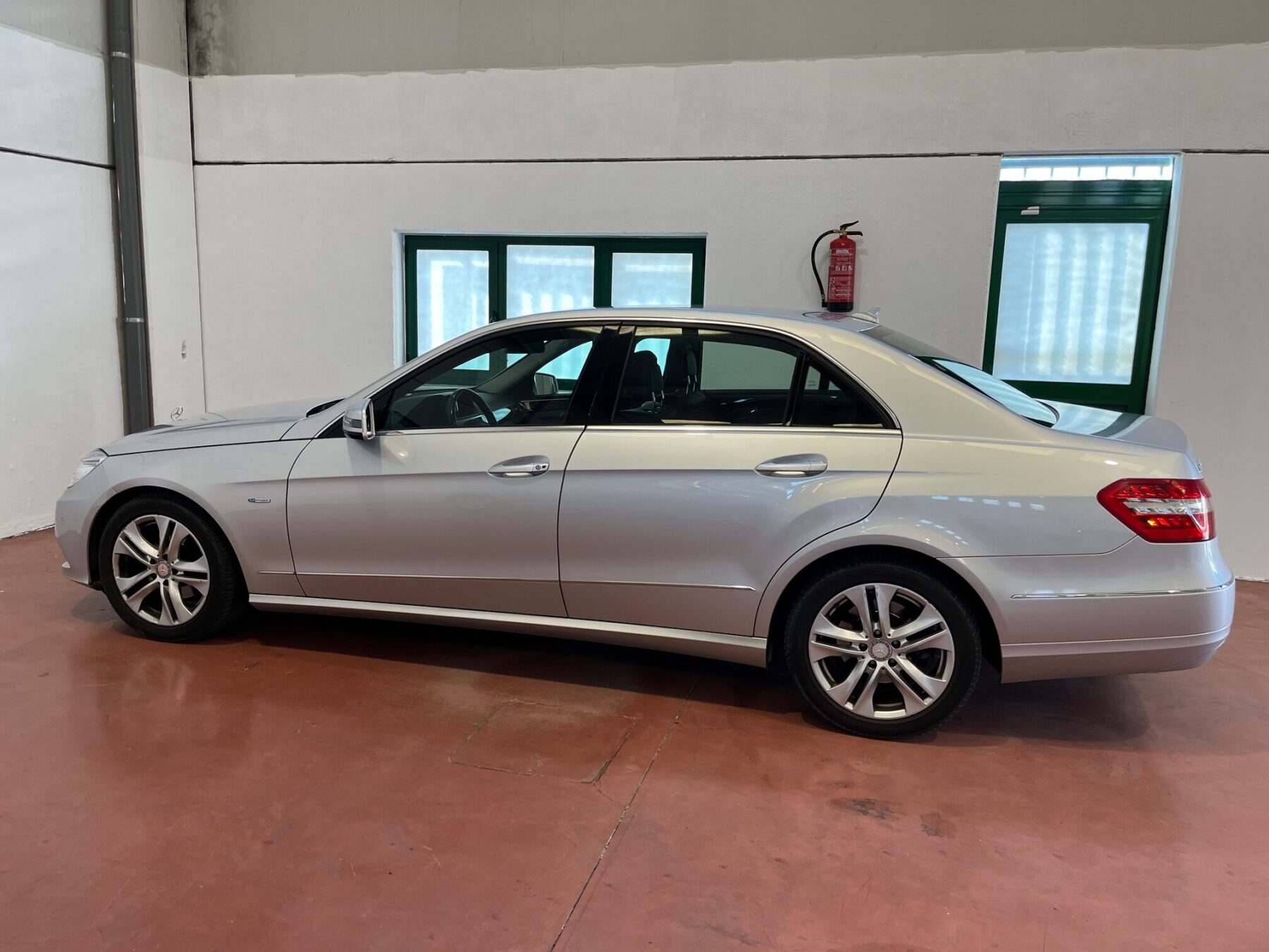 MERCEDES-BENZ E-class E220 CDI ADVANGARDE
