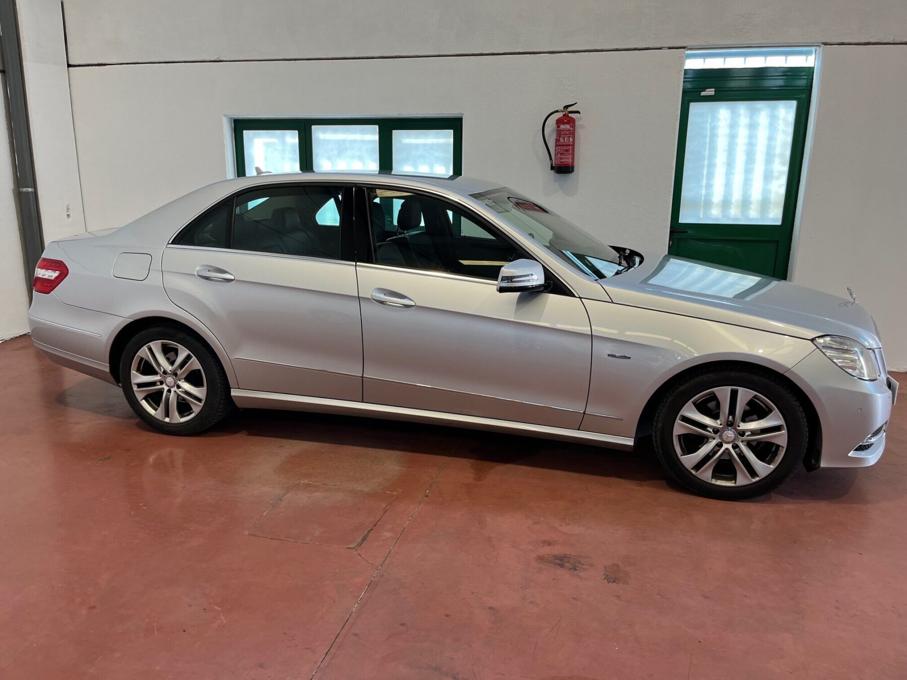MERCEDES-BENZ E-class E220 CDI ADVANGARDE