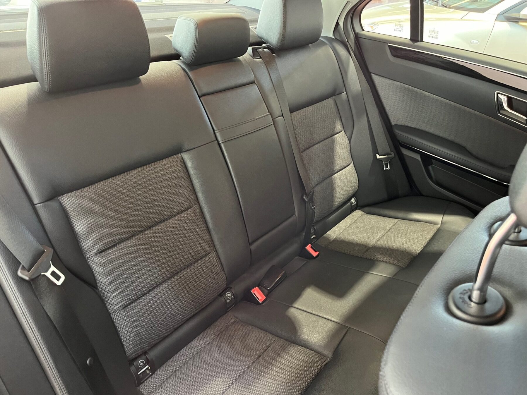 MERCEDES-BENZ E-class E220 CDI ADVANGARDE