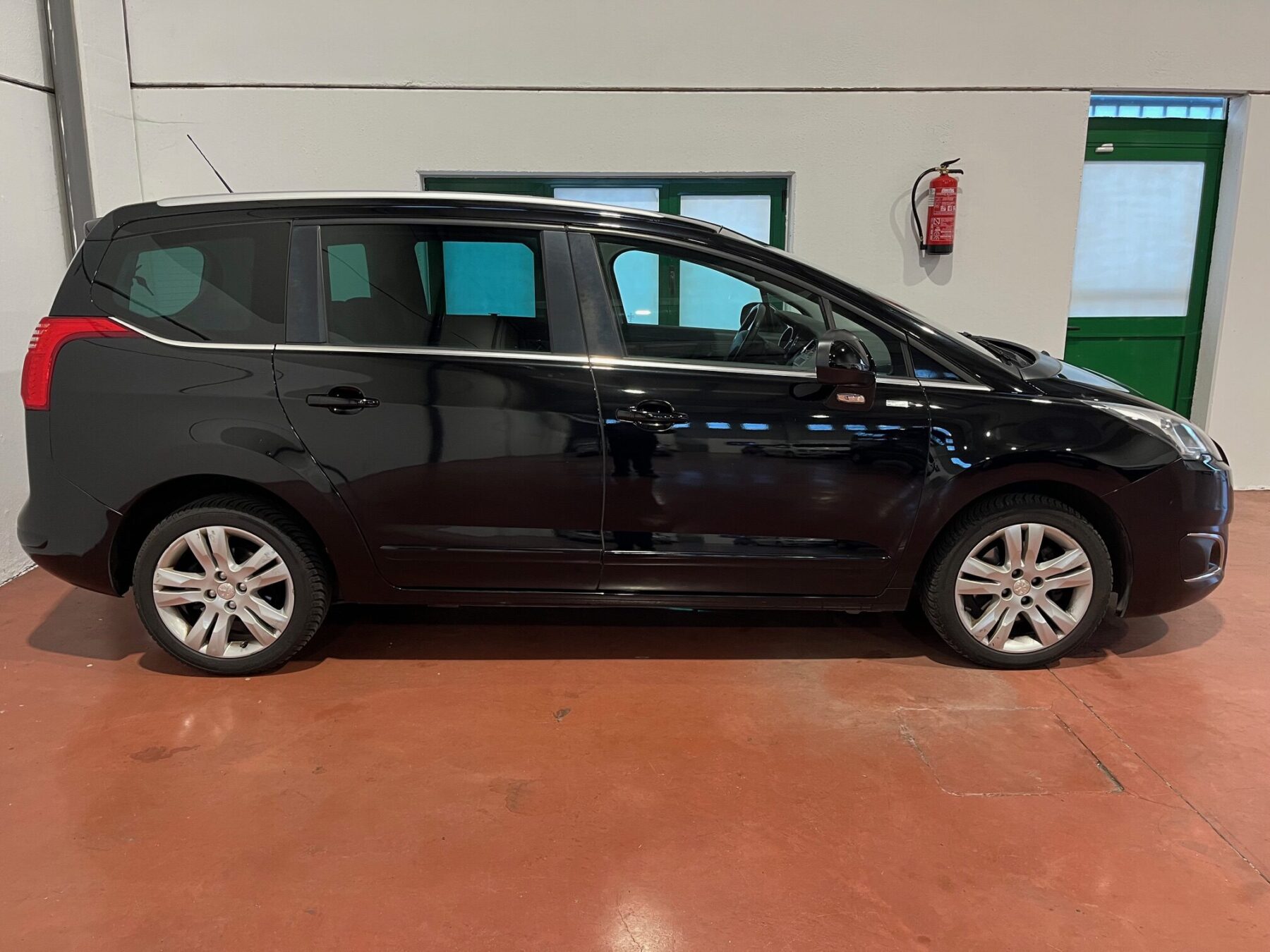 PEUGEOT 5008 1.6 HDI STYLE