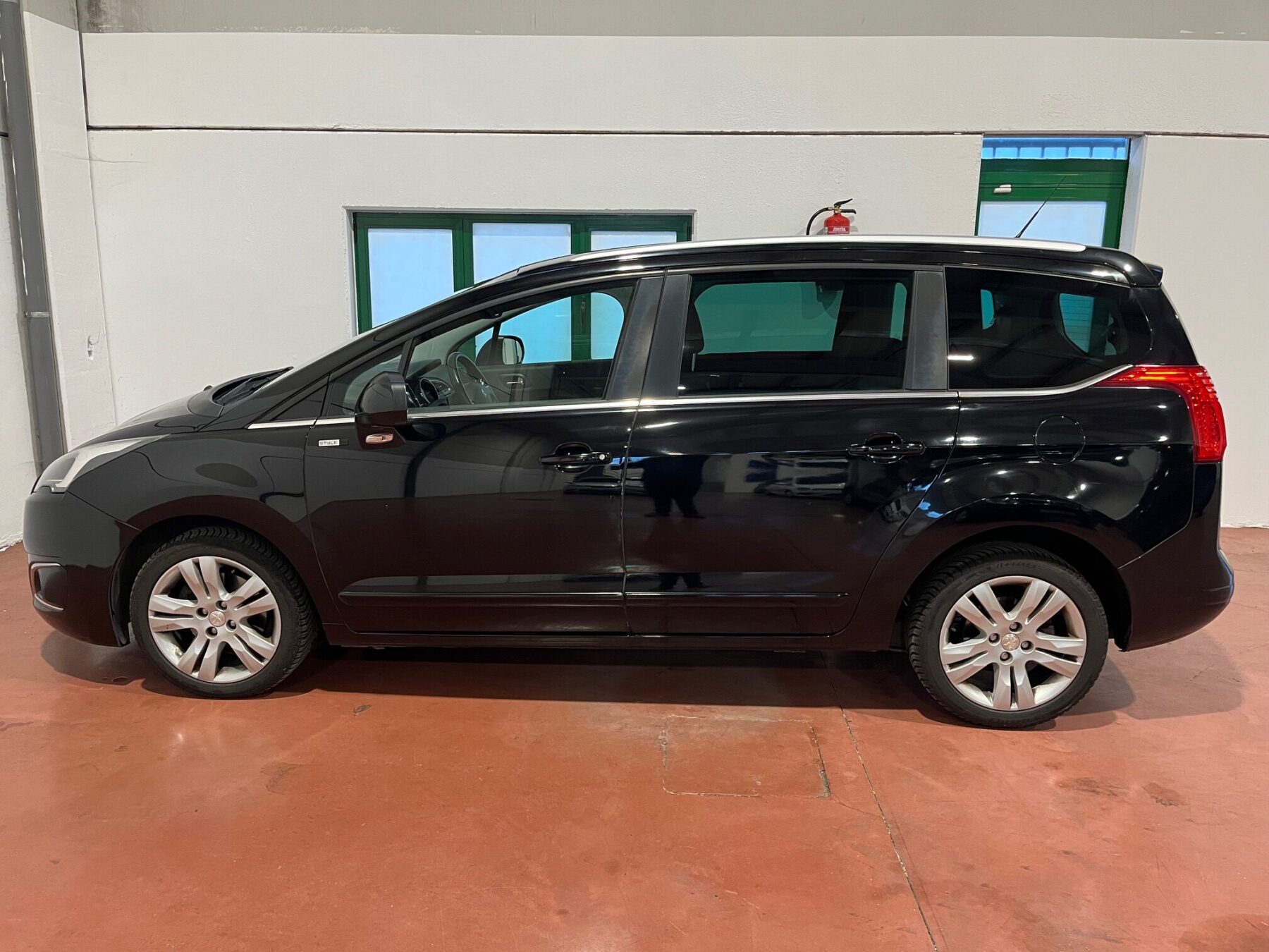 PEUGEOT 5008 1.6 HDI STYLE