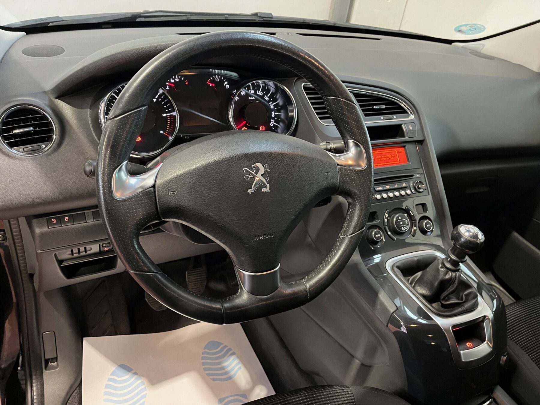 PEUGEOT 5008 1.6 HDI STYLE