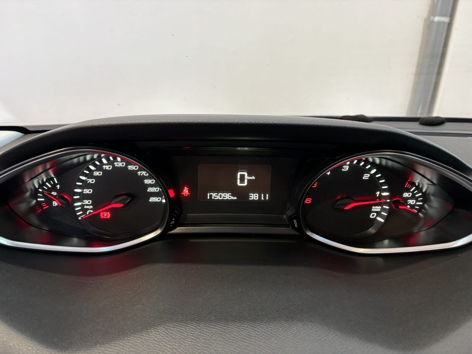 PEUGEOT 308 1.6 HDI STYLE
